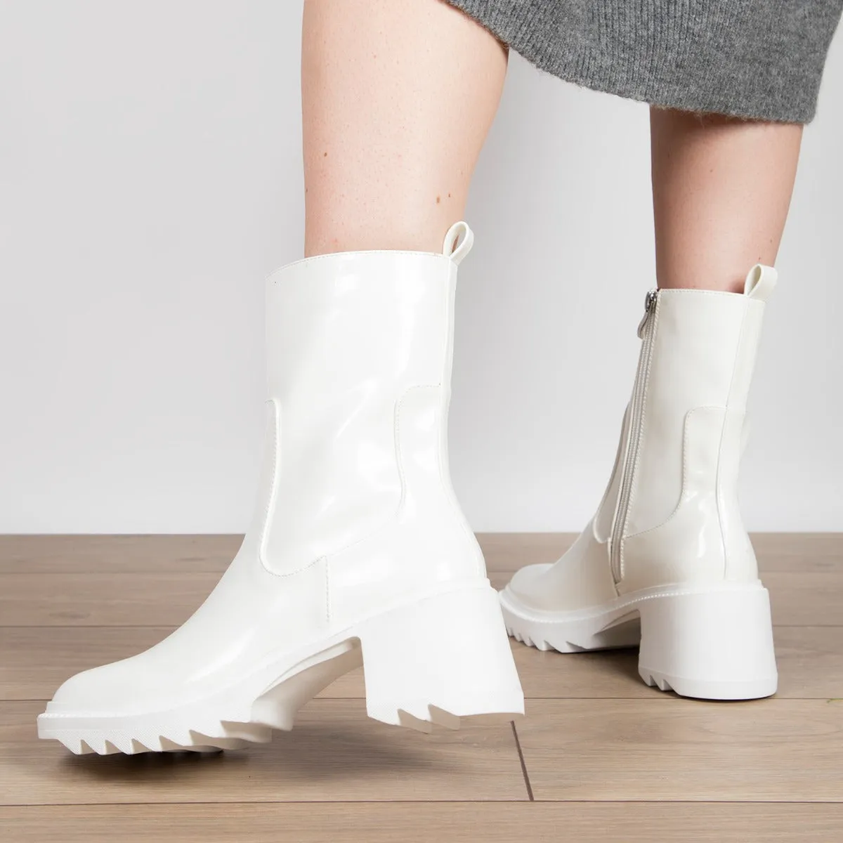 RAID Ennis Ankle Boot in White