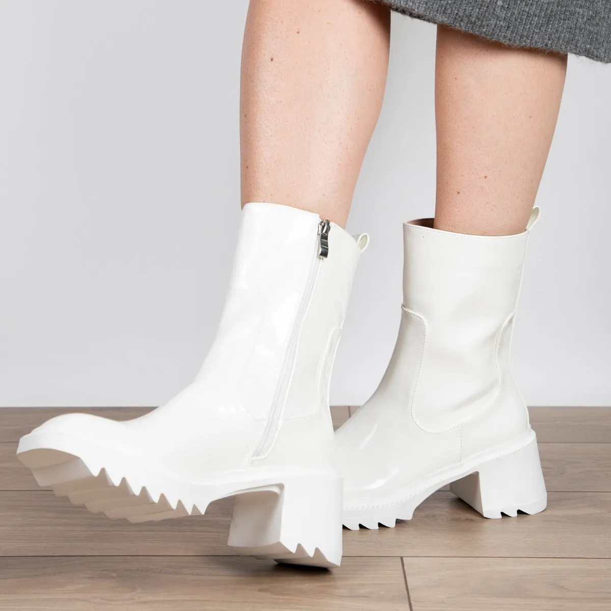 RAID Ennis Ankle Boot in White