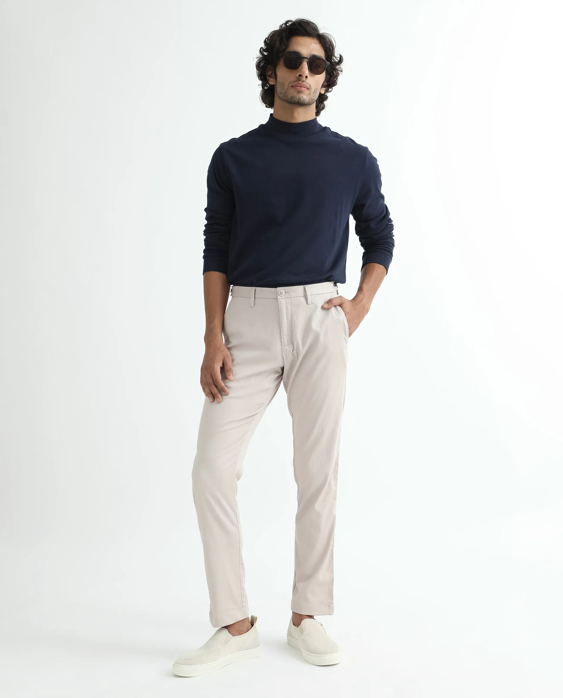 Rare Rabbit Men's Cellular Light Pink Solid Mid-Rise Regular Fit Twill Trouser