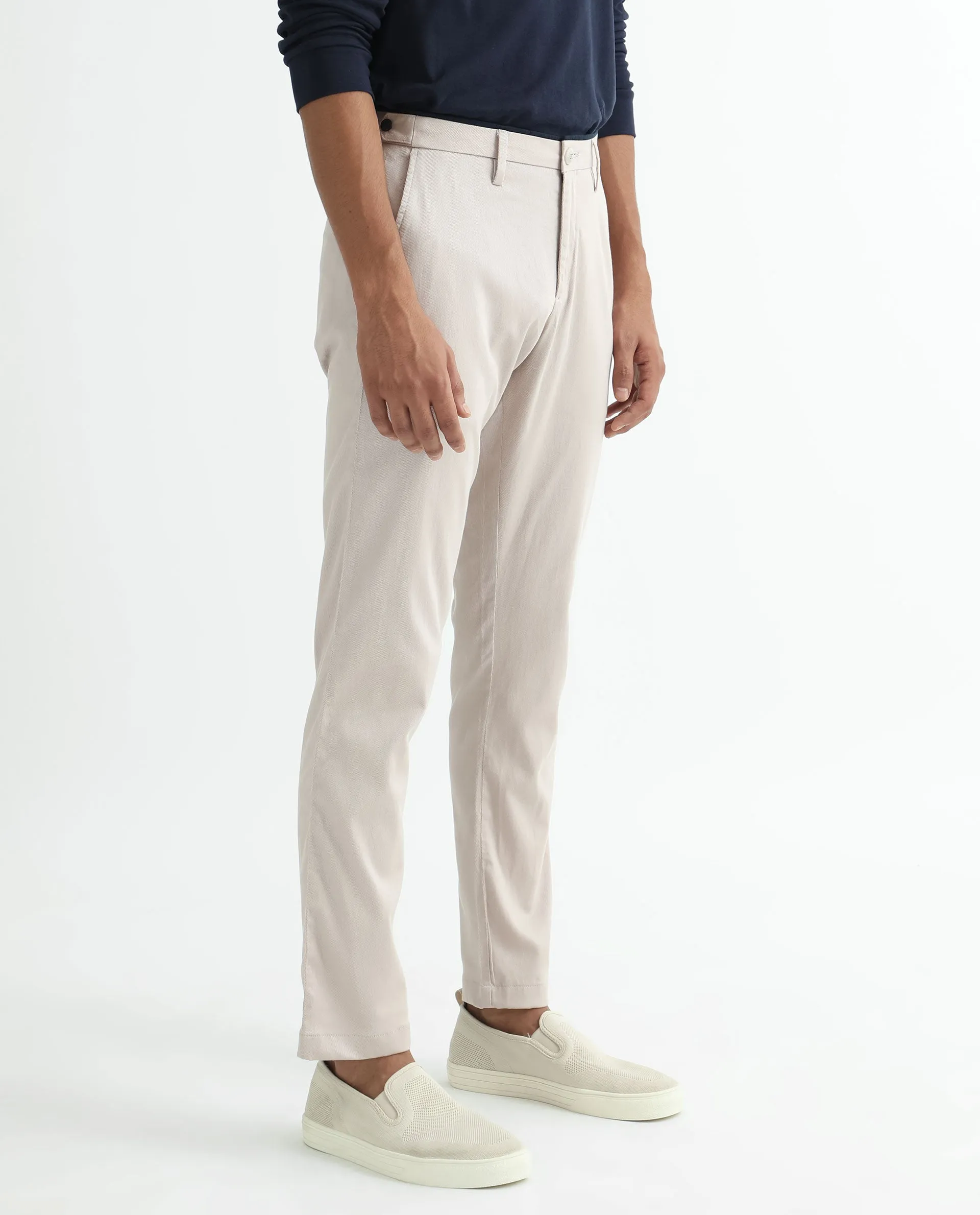 Rare Rabbit Men's Cellular Light Pink Solid Mid-Rise Regular Fit Twill Trouser